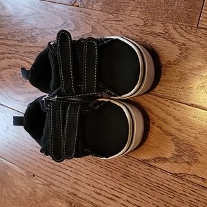 Wonder nation size 4 baby shoes black